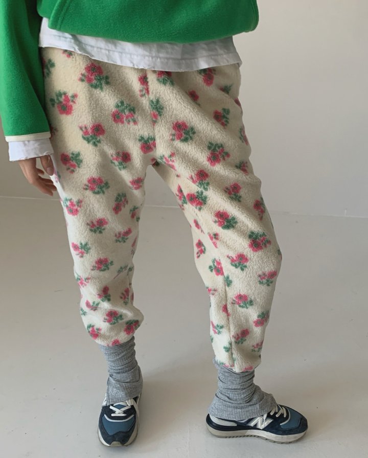 Via - Korean Women Fashion - #womensfashion - Flower Fleece Jogger Pants - 2