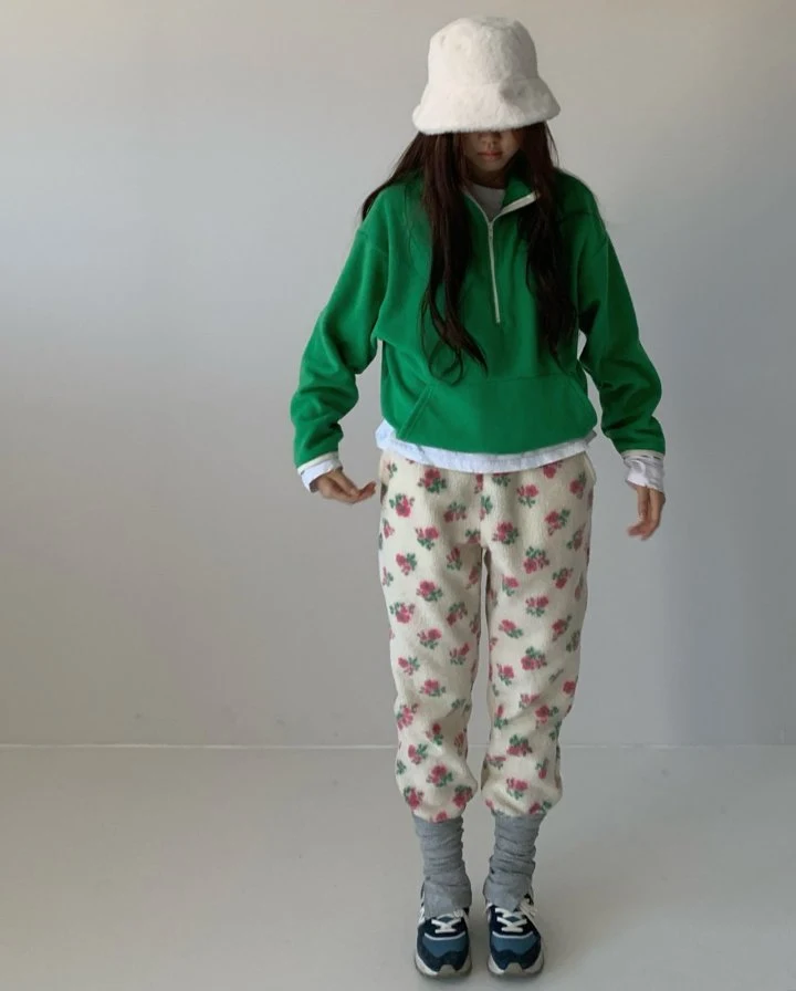 Via - Korean Women Fashion - #womensfashion - Flower Fleece Jogger Pants - 6