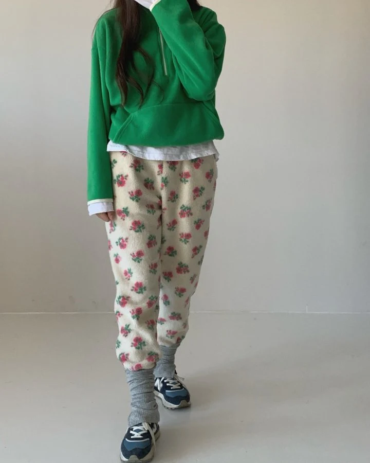 Via - Korean Women Fashion - #womensfashion - Flower Fleece Jogger Pants - 8