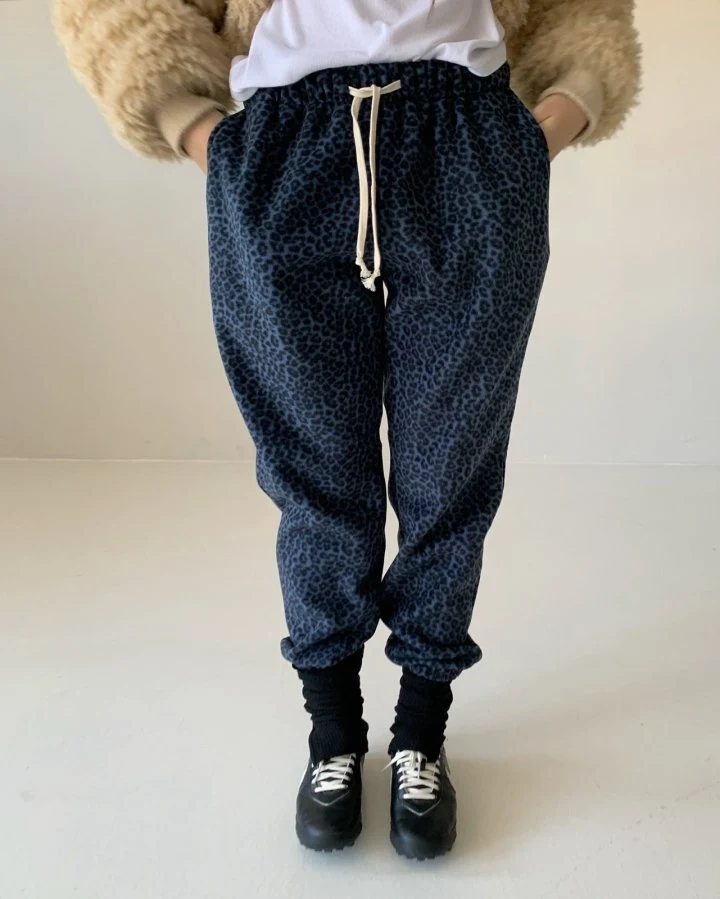 Via - Korean Women Fashion - #womensfashion - Fleece Leopard Pants - 10