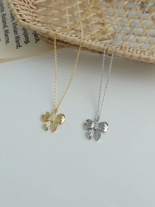 Mini Cubic Butterfly Ribbon Necklace