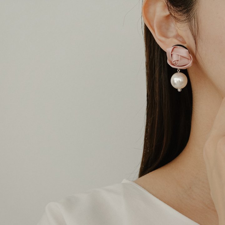 Eeiitt - Korean Women Fashion - #pursuepretty - Silky Rose Pearl Earrings