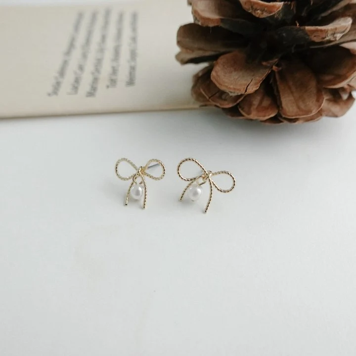 Eeiitt - Korean Women Fashion - #womensfashion - Velua Mini Pearl Ribbon Earrings - 2