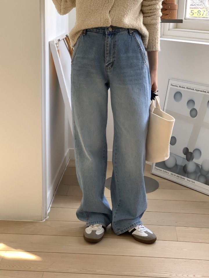 I'm here - Korean Women Fashion - #momslook - Diagonal Pocket Wide Denim Pants - 3