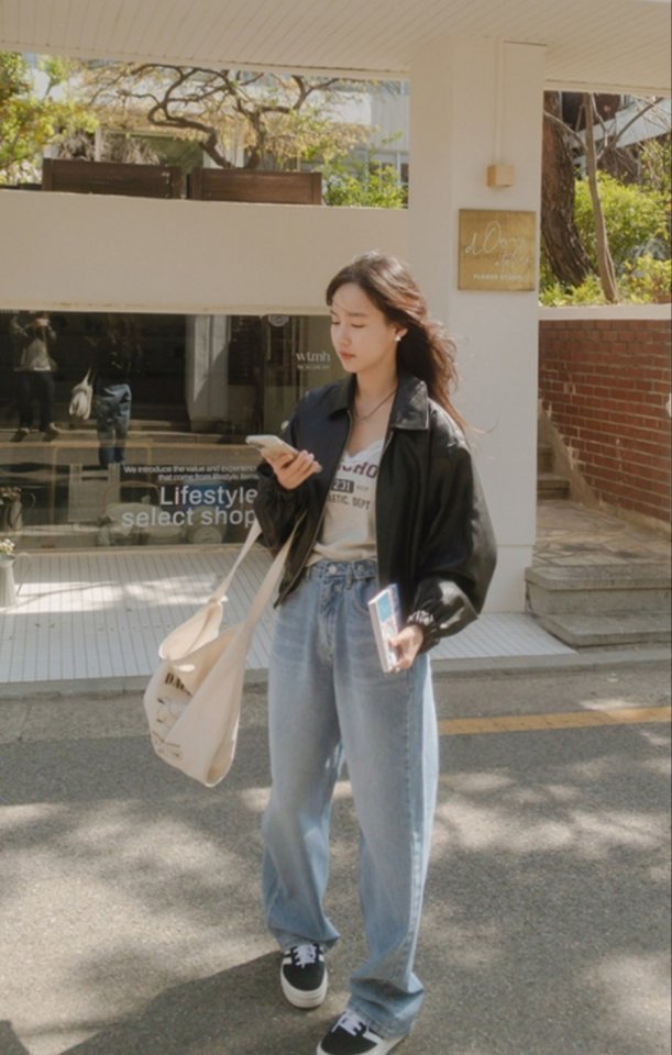 I'm here - Korean Women Fashion - #vintageinspired - Vizo Wide Denim Pants - 3