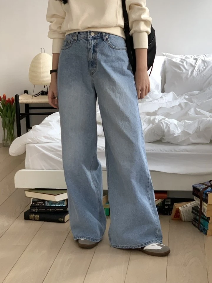 I'm here - Korean Women Fashion - #vintagekidsstyle - Ring Light Blue Wide Denim Pants - 8