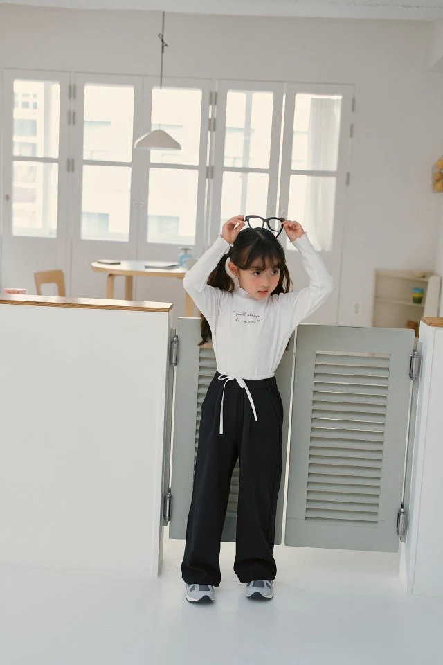 Momo Ann - Korean Children Fashion - #littlefashionista - Ive Pants - 8