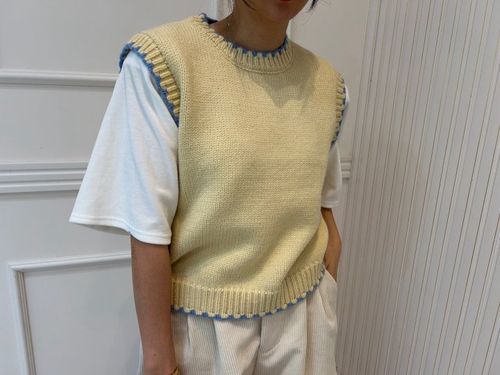 Pearls room - Korean Women Fashion - #restrostyle - Raglan Knit Vest - 2