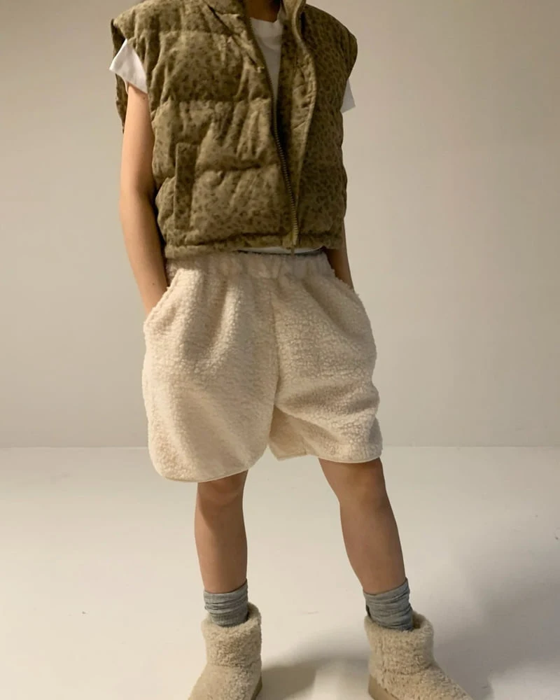 Via - Korean Women Fashion - #momslook - Leo Padding Vest - 2